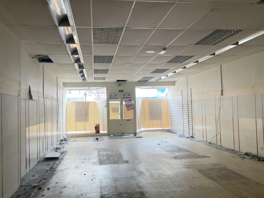 Lot: 53 - TOWN CENTRE RETAIL PREMISES FOR REFURBISHMENT - internal photo of Town Centre retail premises